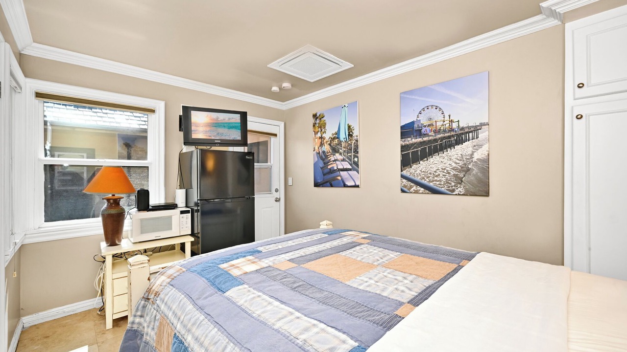 Photo of Bedroom in Balboa Peninsula