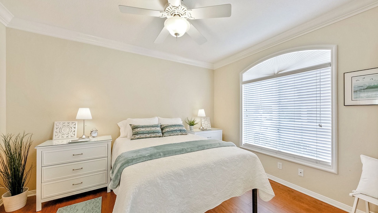 Photo of Bedroom in Orange