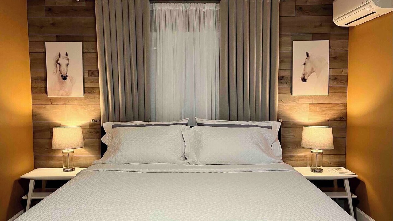 Photo of Bedroom in Orange