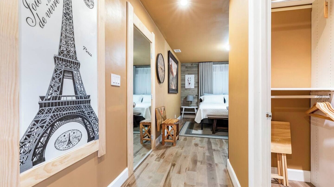 Photo of Bedroom in Orange