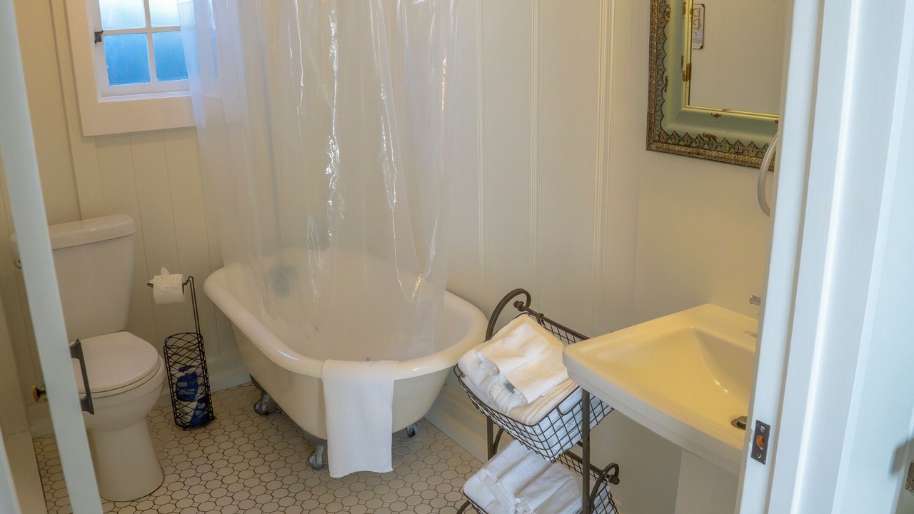 Photo of Bathroom in Laguna Beach
