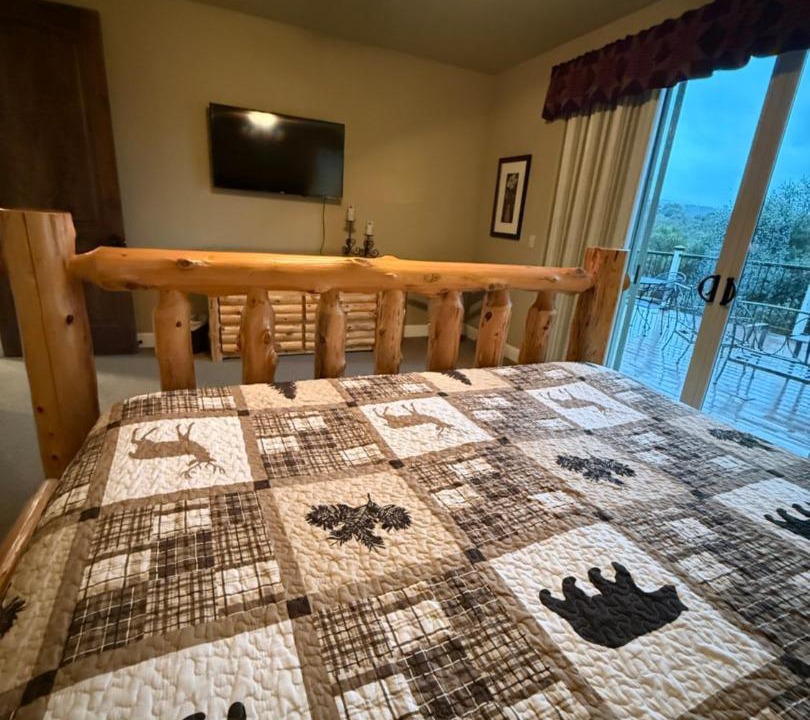 Photo of Bedroom in Ahwahnee