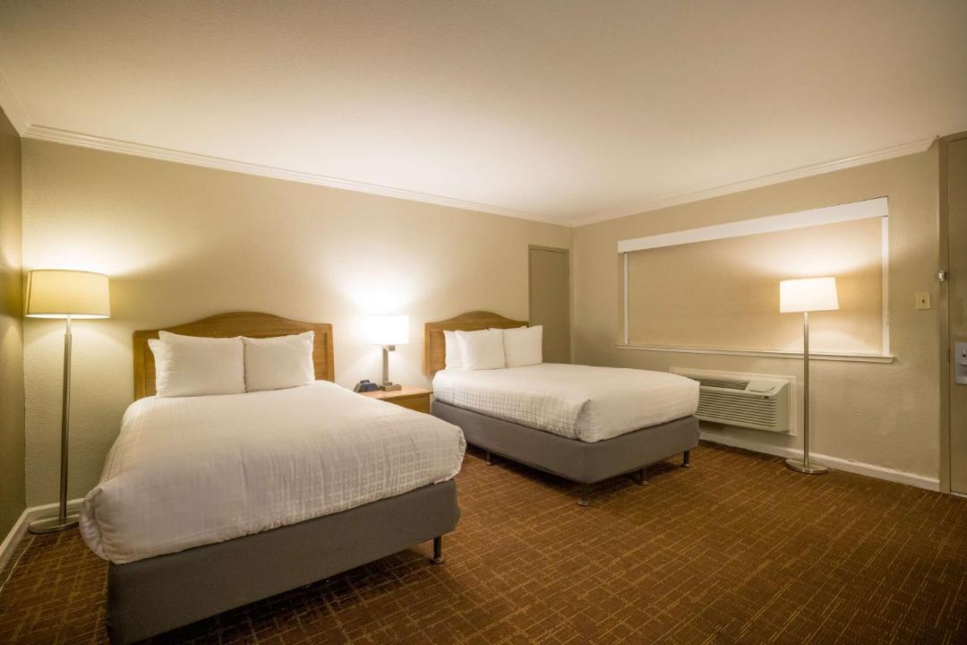 Photo of Bedroom in Edgewood Park