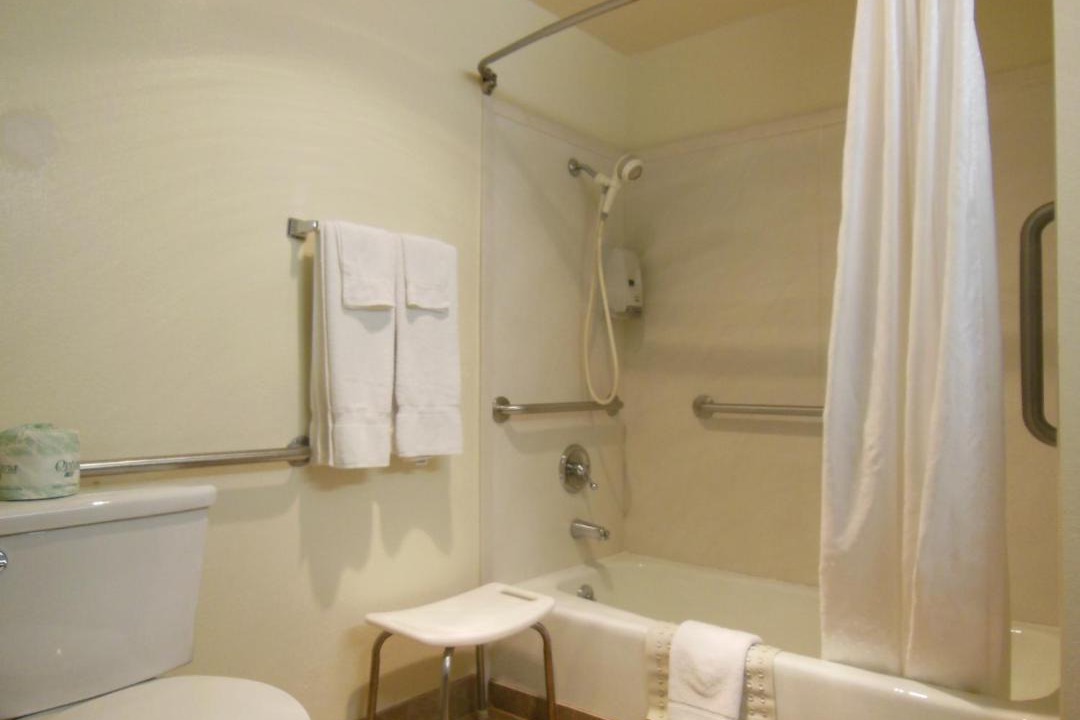 Photo of Bathroom in Oak View