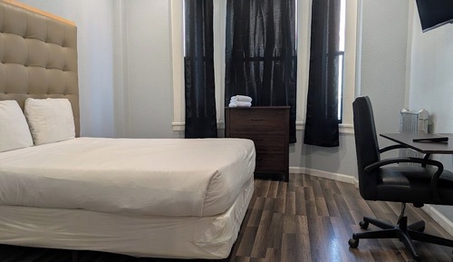 Deluxe Room (with Shared Bathroom)