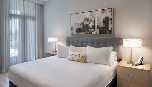 Suite, 1 King Bed with Sofa bed (Cityscape Apartment Suite Accessible)