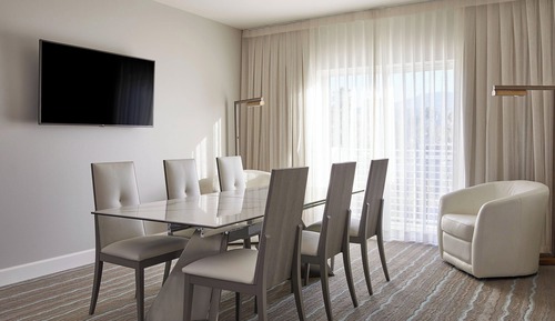 Grand Suite, 1 King Bed, Mountain View (Balcony)