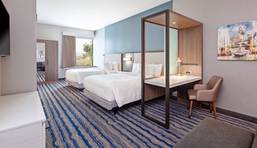 Suite, Multiple Beds, Roll-in Shower