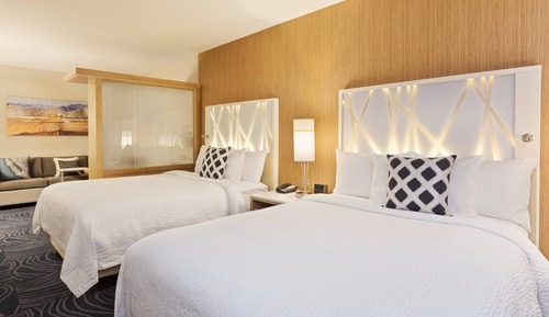 Suite, Multiple Beds, Accessible Bathtub