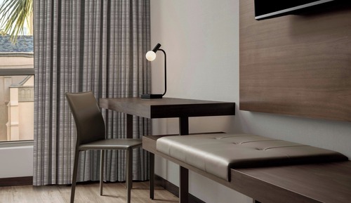 Room, 1 King Bed, City View