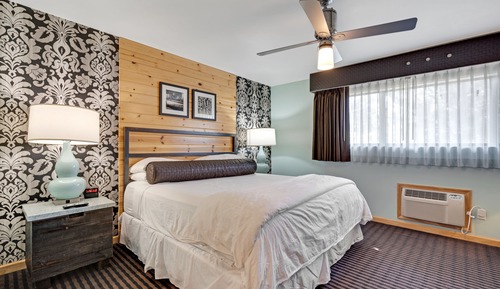 Deluxe Room, 1 King Bed