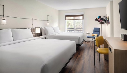 Breezy, Room, Multiple Beds
