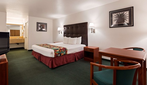 Standard Room, 1 King Bed, Non Smoking, Refrigerator & Microwave