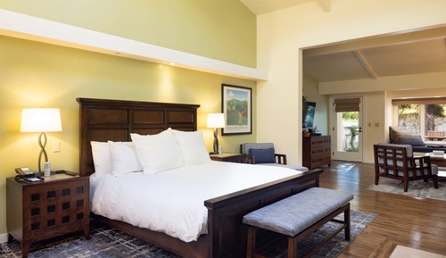 Premier Suite, 1 King Bed, Mobility Accessible (Bungalow)