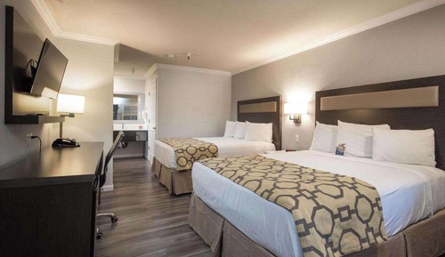 Standard Room, 2 Queen Beds, Non Smoking