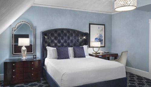 Classic Room, 1 Queen Bed (Grab Bars)