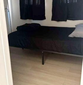 Single Room with Shared Bathroom