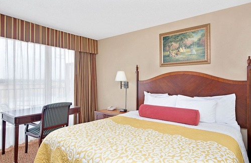 Southwood Riviera Hotel | Torrance Inn and Suites