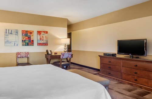 San Carlos Hotel | Carlton Oaks Lodge, Ascend Hotel Collection