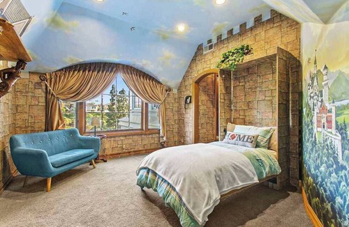 Corona del Mar House | Palatial Living at Emirates Palace on Crestwood #41724